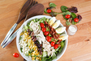 Cobb Salad: einfach und lecker. (Quelle: Fotolia)