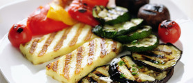 Grilled Halloumi cheese and vegetables